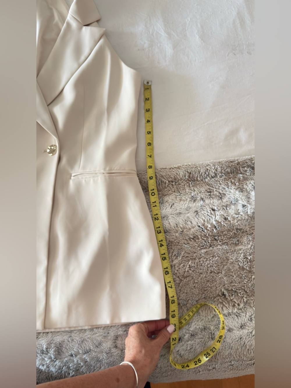French Connection Cream Sleeveless Blazer in size 10 NWT - Picture 13 of 13